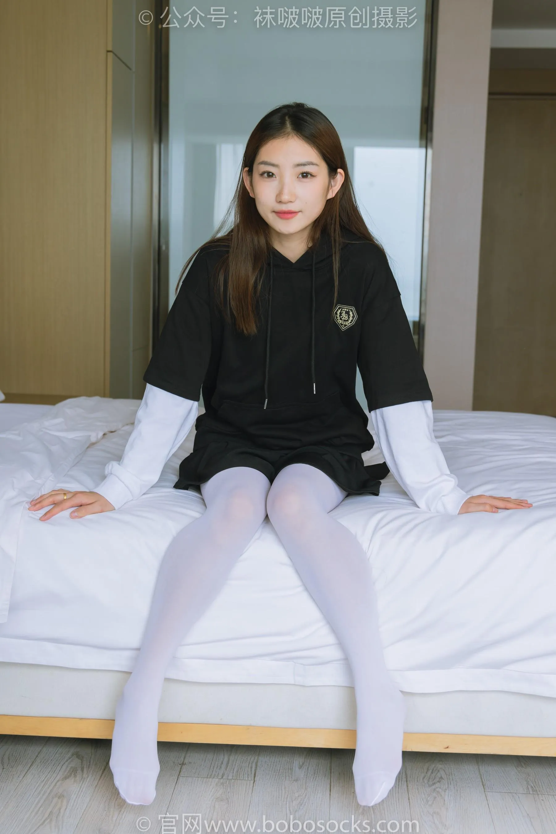 [BoBoSocks袜啵啵]NO.214 小沫-黑色运动鞋、厚白丝 [89P]插图5